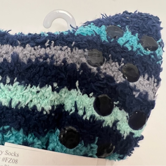 Fuzzy socks - Picture 3 of 5